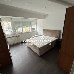 IZNAJMLJUJE SE TROSOBNI STAN U CENTRU OSIJEKA