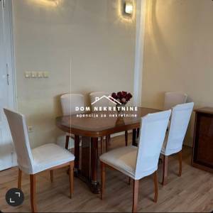 IZNAJMLJUJE SE TROSOBNI STAN U OSIJEKU U CENTRU