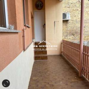 IZNAJMLJUJE SE TROSOBNI STAN U OSIJEKU U CENTRU