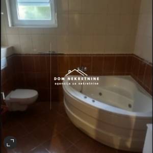 IZNAJMLJUJE SE TROSOBNI STAN U ZAGREBU ( REMETE )