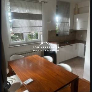 IZNAJMLJUJE SE TROSOBNI STAN U ZAGREBU ( REMETE )