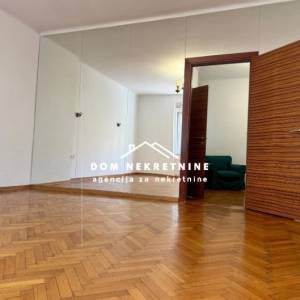 IZNAJMLJUJE SE TROSOBNI STAN U ZAGREBU