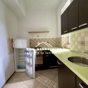 IZNAJMLJUJE SE TROSOBNI STAN U ZAGREBU