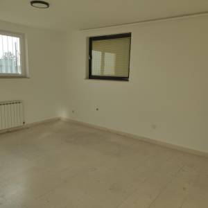 Iznajmljujemo poslovni prostor u Remetama broj 125/ Zagreb. - 82 m2