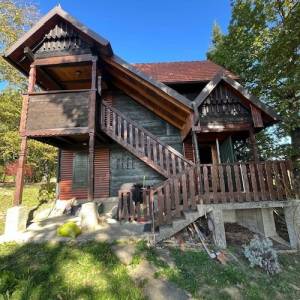 Kravarsko - Gajevo, drvena kuća 57m2, parcela 2.934m2, PM