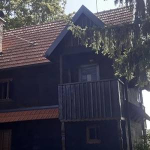 Kravarsko - Gajevo, drvena kuća 57m2, parcela 2.934m2, PM