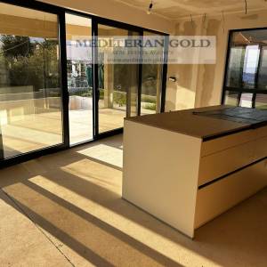 Kuća: Kaštel Gomilica,na dvije etaže,u izgradnji sa planiranim bazenom