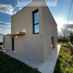 Kuća: Kaštel Gomilica,na dvije etaže,u izgradnji sa planiranim bazenom