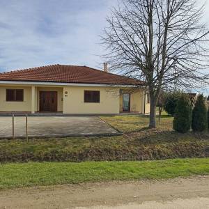 Kuća: Potok, 217.70 m2 (prodaja)