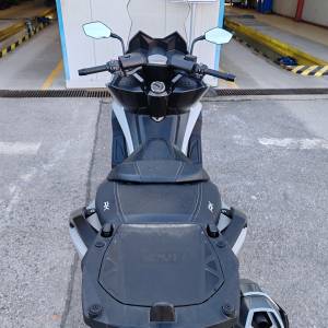 KYMCO AK550, 2017. god., srebrni mat metalik, odličan