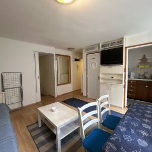 MARTIĆEVA ULICA - 2-soban i namješten stan 36 m2 s terasom + spremište