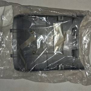 MAZDA 3 - Poklopac središnje konzole (stražnja strana) NOVO!!!