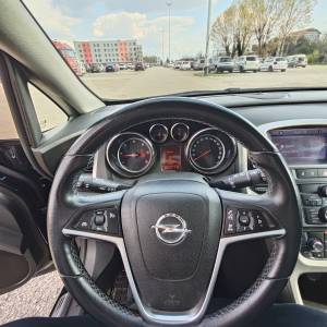 Opel Astra 1,7 CDTI, reg. do 09/26, novi set kvačila, 2 seta kotača