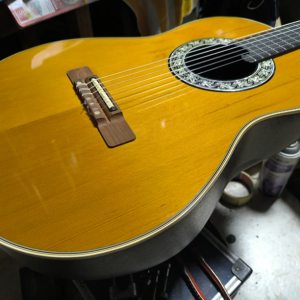 Ovation koncert classic 1613 profi gitara