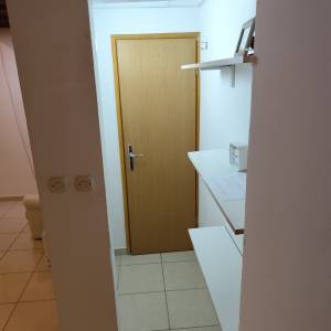 Poslovni prostor 40 m² – centar Krka, galerija, parking