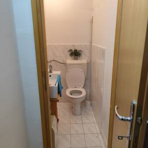 Poslovni prostor 40 m² – centar Krka, galerija, parking