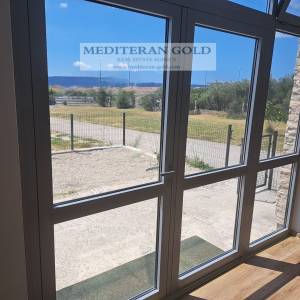 Poslovni prostor: Kaštel Novi, višenamjenski, veliki parking