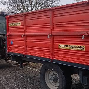 Prikolica jednoosovinka