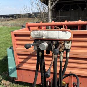 Prikolica za hranjenje stoke