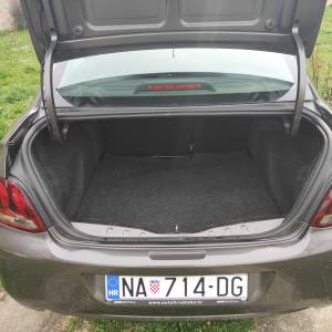 Prodajem Peugeot 301 , 1.2 Puretecj