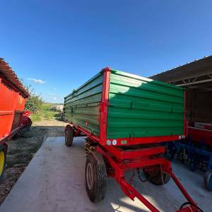 Prodajem prikolicu trostrani kiper