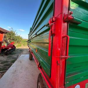 Prodajem prikolicu trostrani kiper