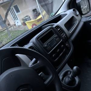 PRODAJEM RENAULT TRAFIC 1.6 TERETNI SAMO 115 TKM!
