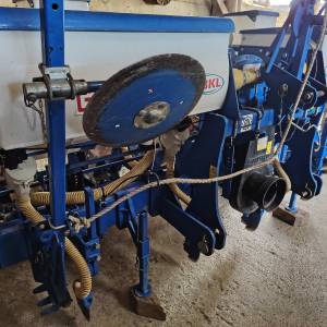 Prodajem sijačica gaspardo 4 reda