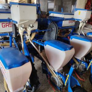 Prodajem sijačica gaspardo 4 reda