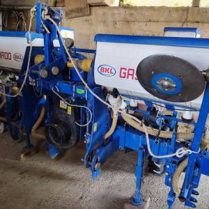 Prodajem sijačica gaspardo 4 reda