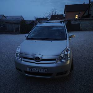 Prodajem Toyotu Corolla verso
