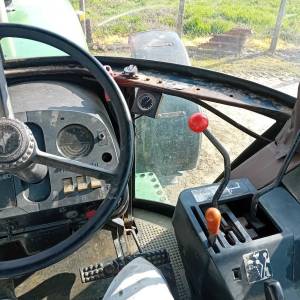 Prodajem traktor John Deere