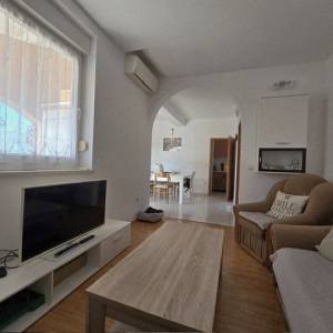 Pula - Monvidal, 4-sobni stan 128m2, terasa, 2. kat, otvoreni pogled