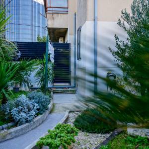 Renoviran dvosoban stan u neposrednoj blizini TC Joker