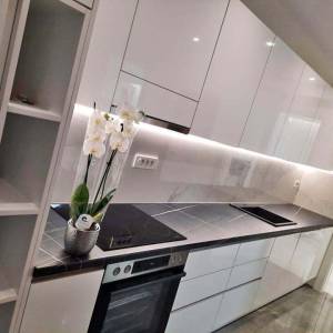 Samobor - Perivoj, 6-sobna kuća 195m2, garaža, PM, terase, uređeno!