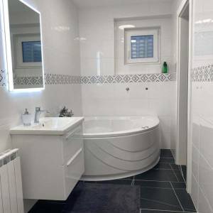 Samobor - Perivoj, 6-sobna kuća 195m2, garaža, PM, terase, uređeno!