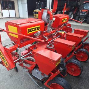 Sijačica za kukuruz BECKER 4 reda