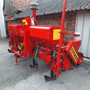 Sijačica za kukuruz BECKER 4 reda