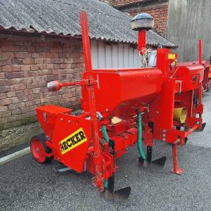 Sijačica za kukuruz BECKER 4 reda