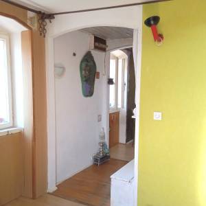 Split Varoš- Pogled na more, veliko dvorište i potencijal nadogradnje