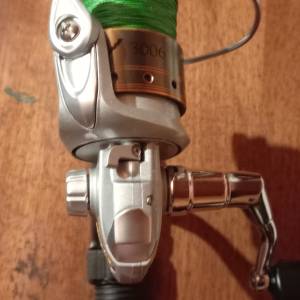 Štap za pecanje sa rolom I upredenicom.