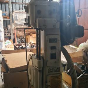 Stroj za oštrenje pila