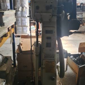 Stroj za oštrenje pila