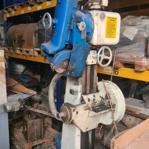 Stroj za oštrenje pila