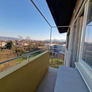 Svijetao, renoviran stan u centru Samobora s pogledom i privatnim park