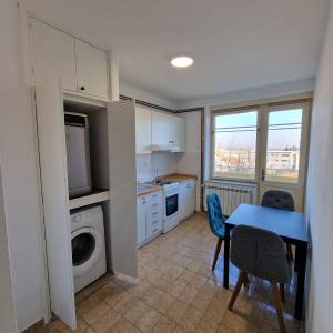 Svijetao, renoviran stan u centru Samobora s pogledom i privatnim park