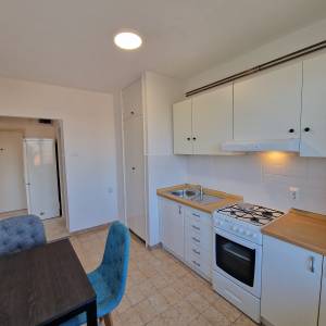 Svijetao, renoviran stan u centru Samobora s pogledom i privatnim park