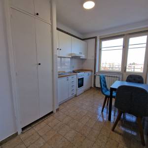 Svijetao, renoviran stan u centru Samobora s pogledom i privatnim park