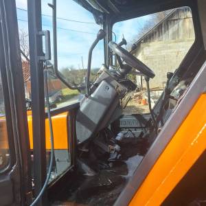 Traktor Renault 77-32