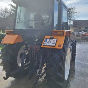 Traktor Renault 77-32